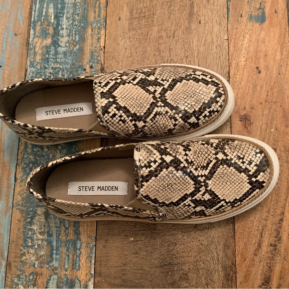 Steve Madden Slip on Sneaker - Picture 3 of 4